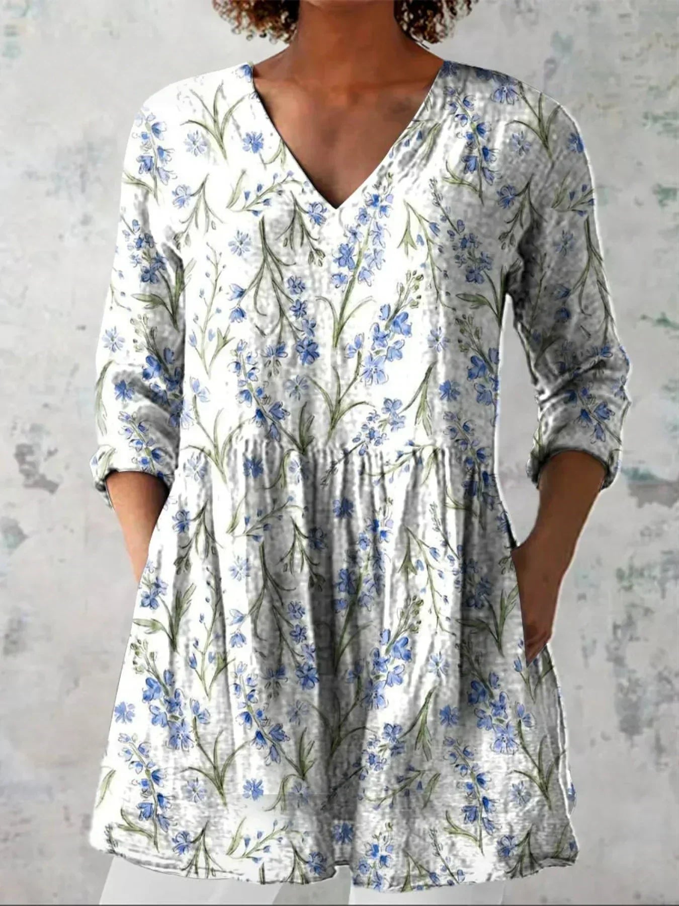 Elie | Lovely Floral V-Neck Shirt