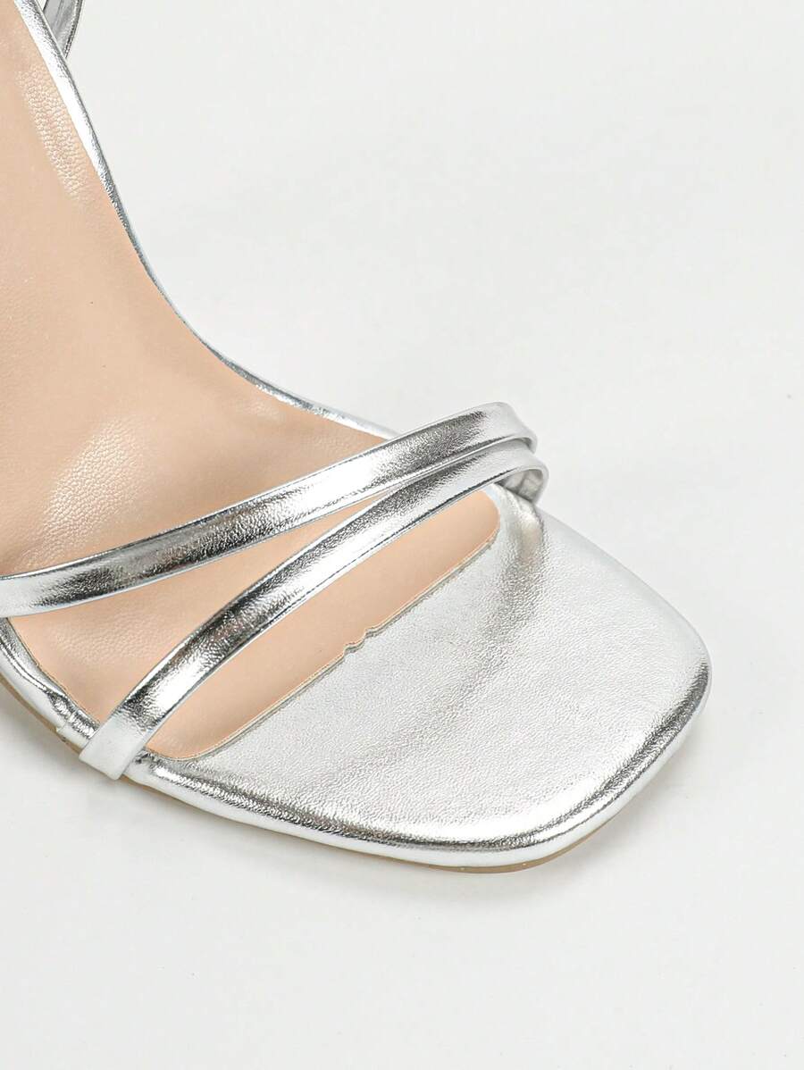 High heeled pumps
