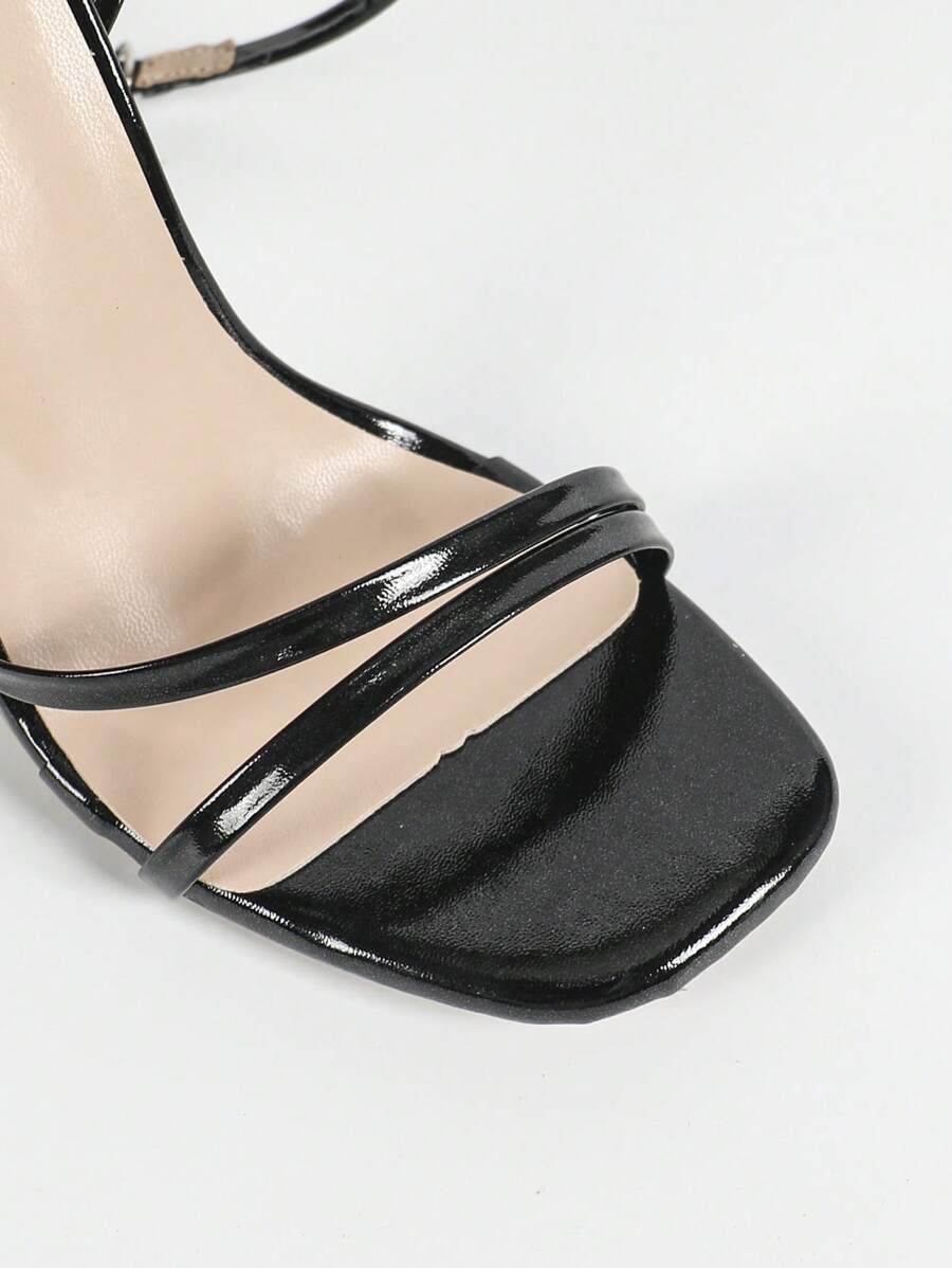 High heeled pumps