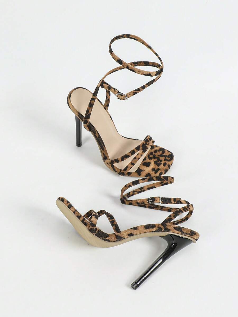 High heeled pumps