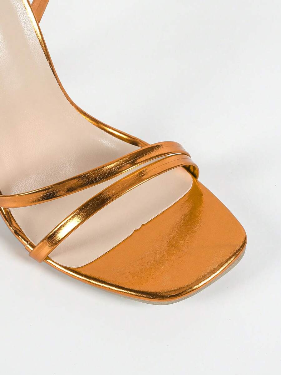 High heeled pumps