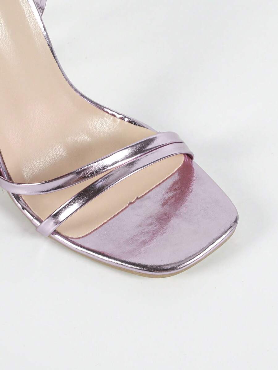 High heeled pumps
