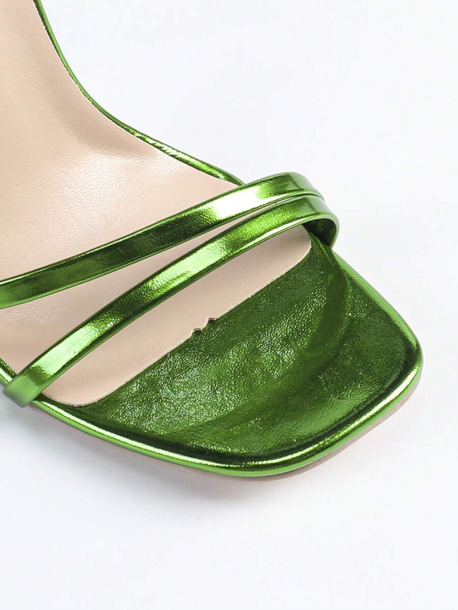High heeled pumps