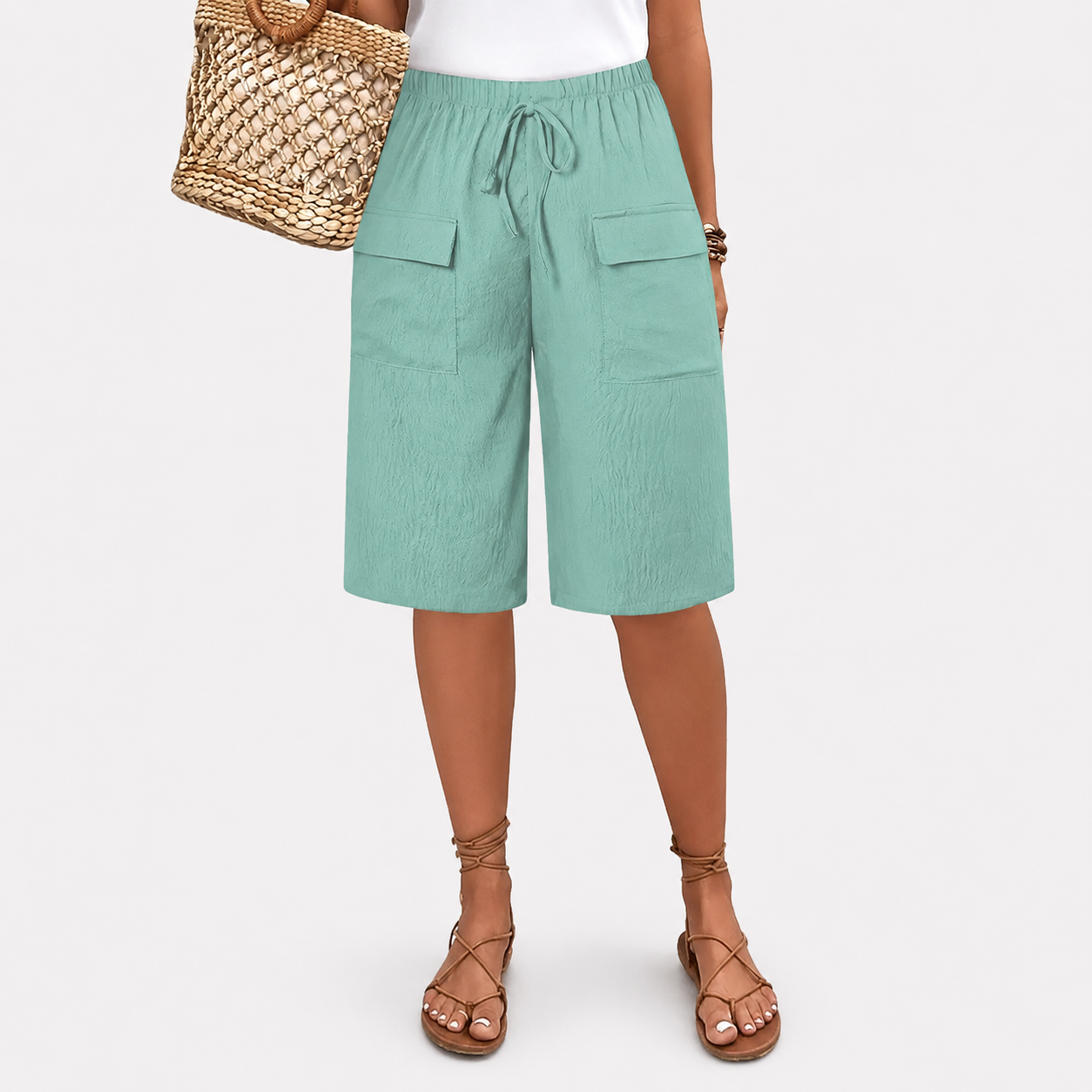 Marie - Linen Bermuda shorts with a tie fastening