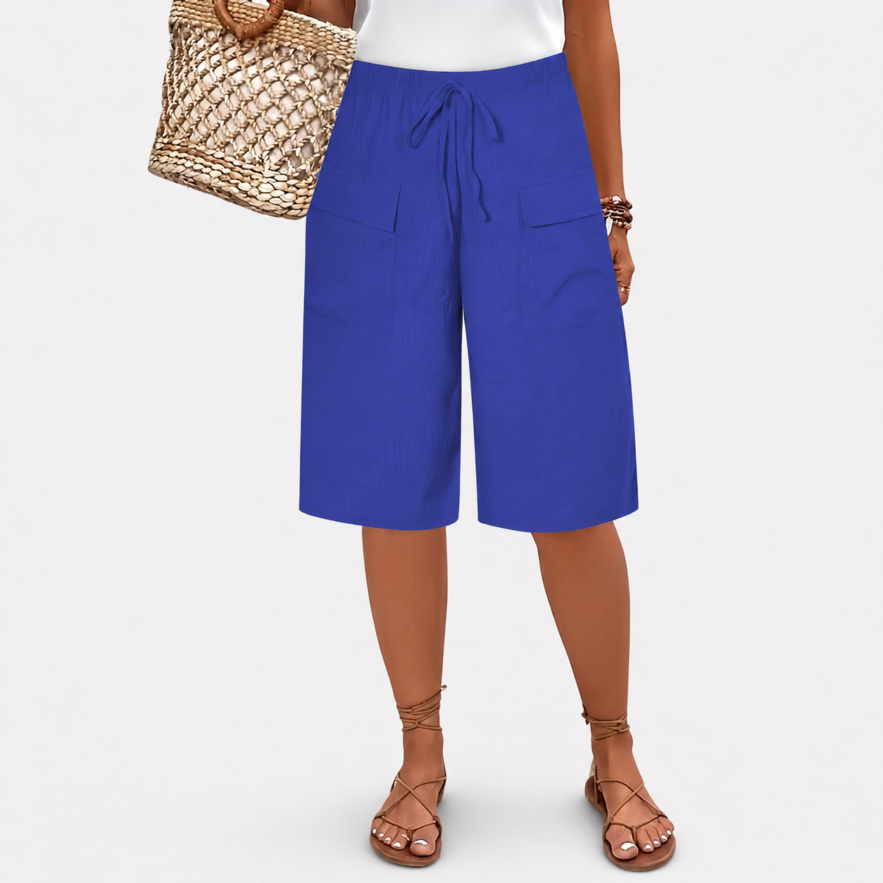 Marie - Linen Bermuda shorts with a tie fastening