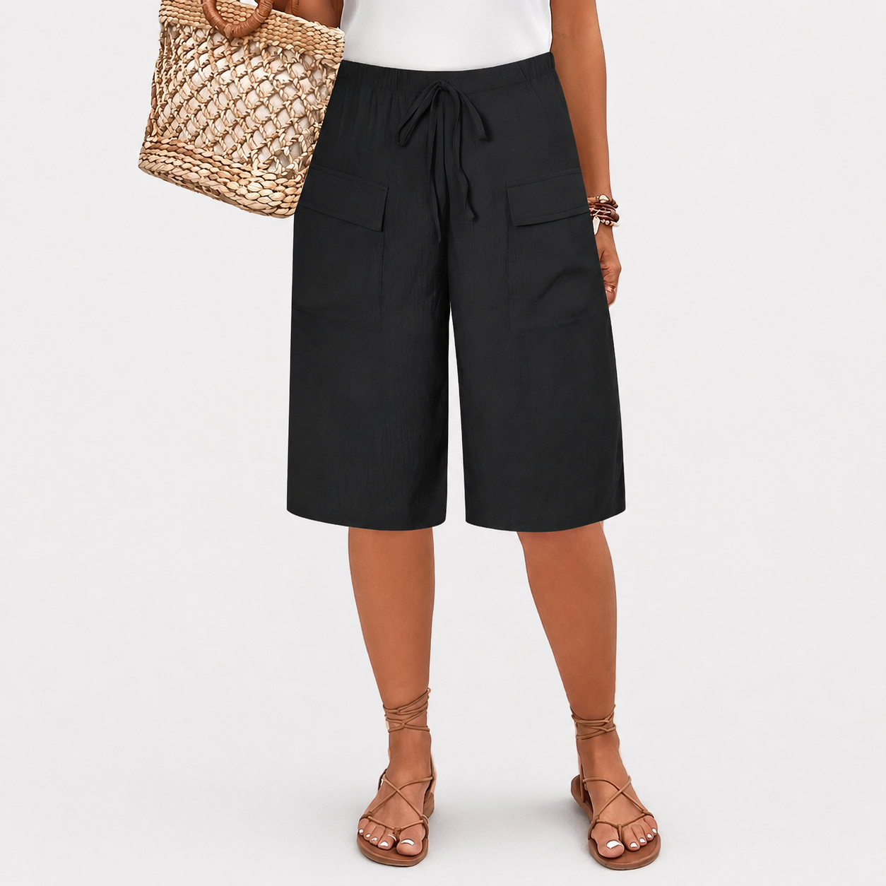 Marie - Linen Bermuda shorts with a tie fastening