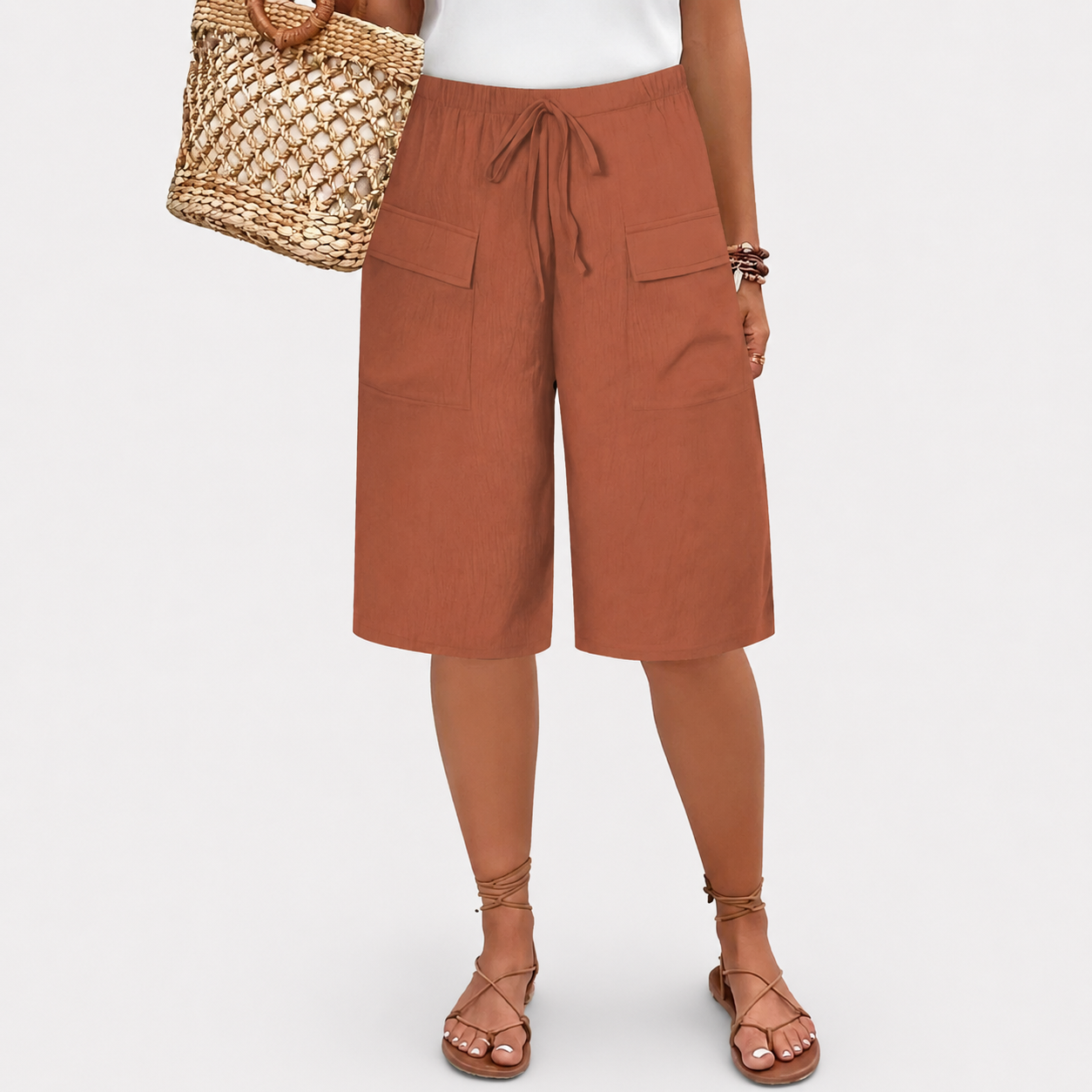 Marie - Linen Bermuda shorts with a tie fastening