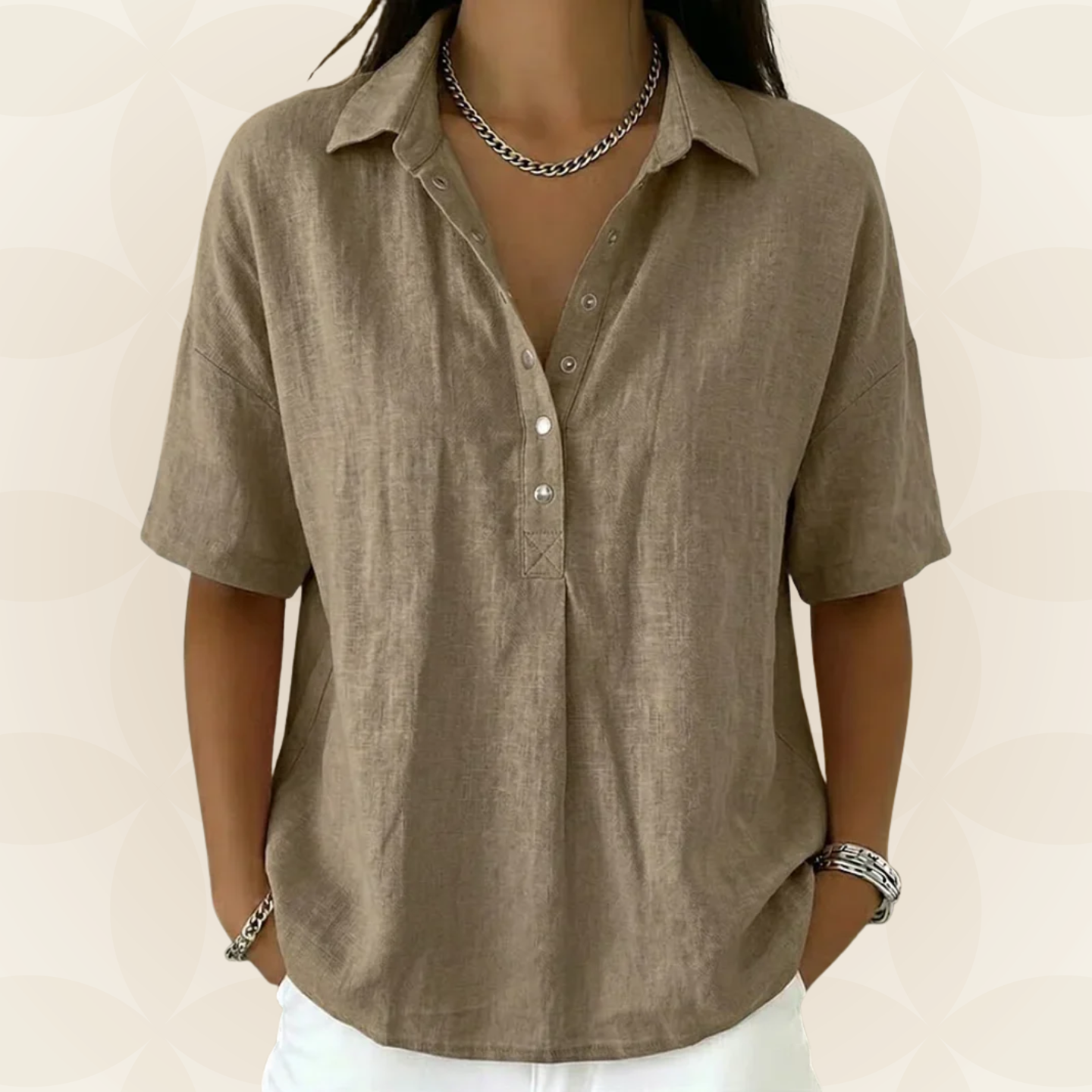 Sonja - Blouse with collar and button detail