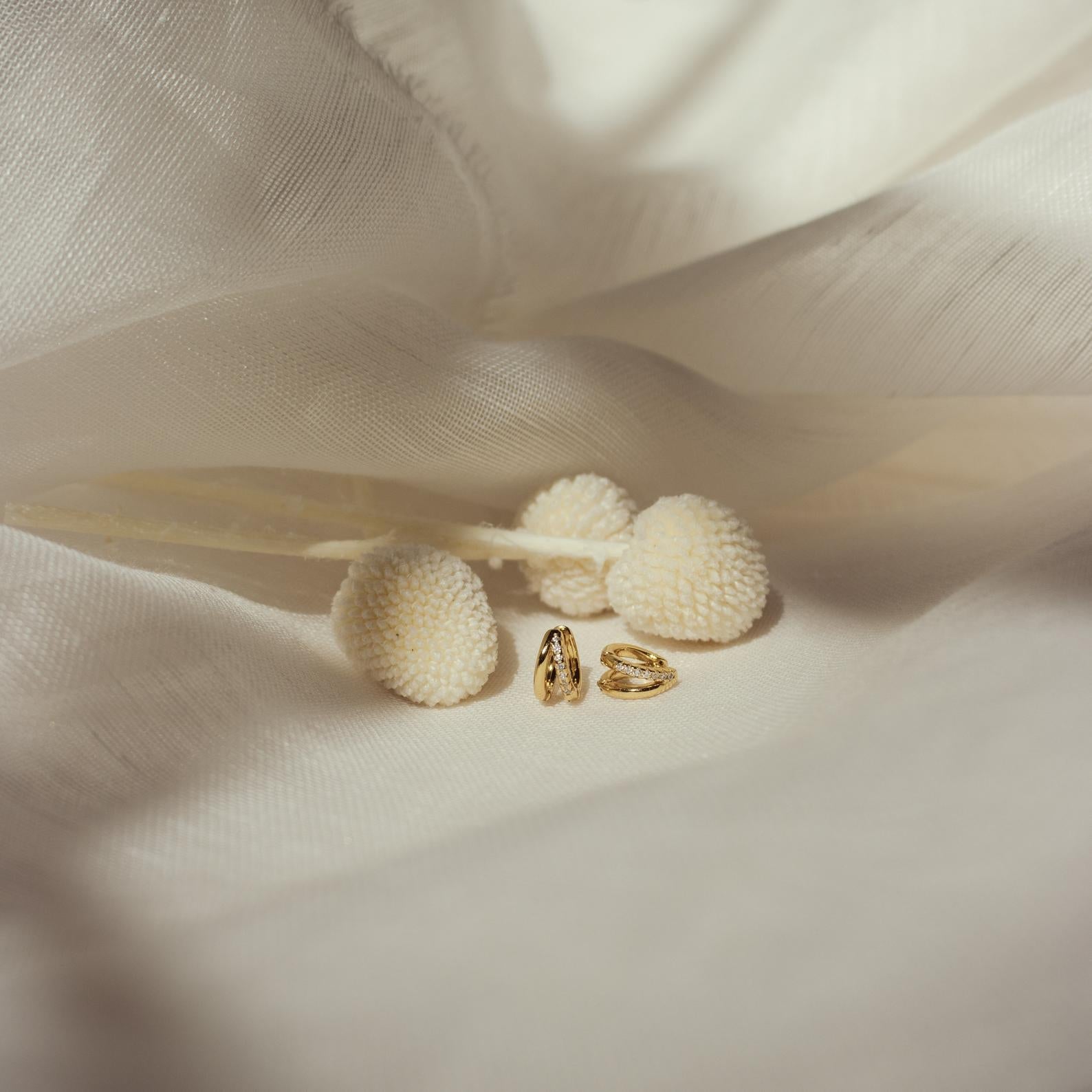 Lizy Duo Huggies in 18K Gold