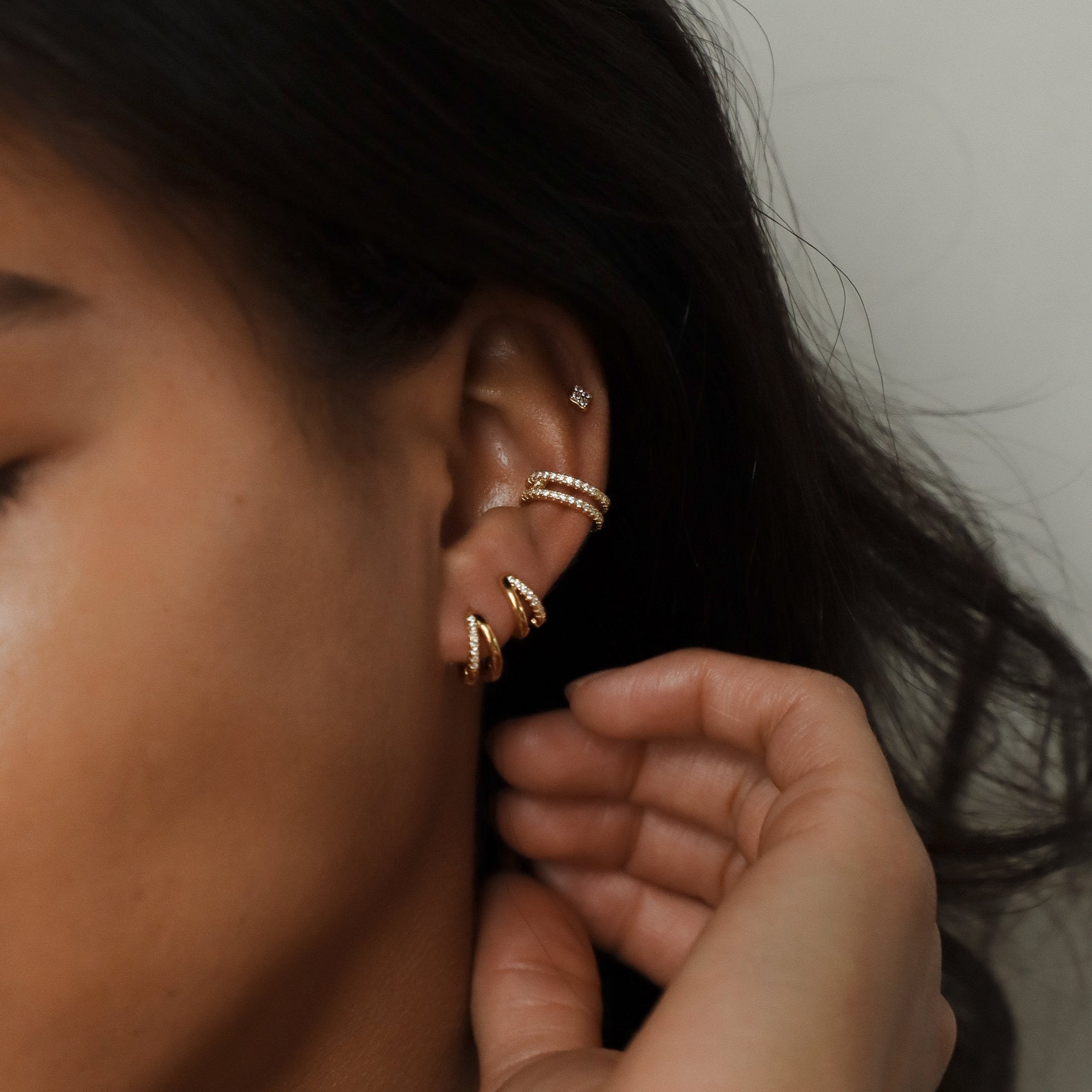 Lizy Duo Huggies in 18K Gold