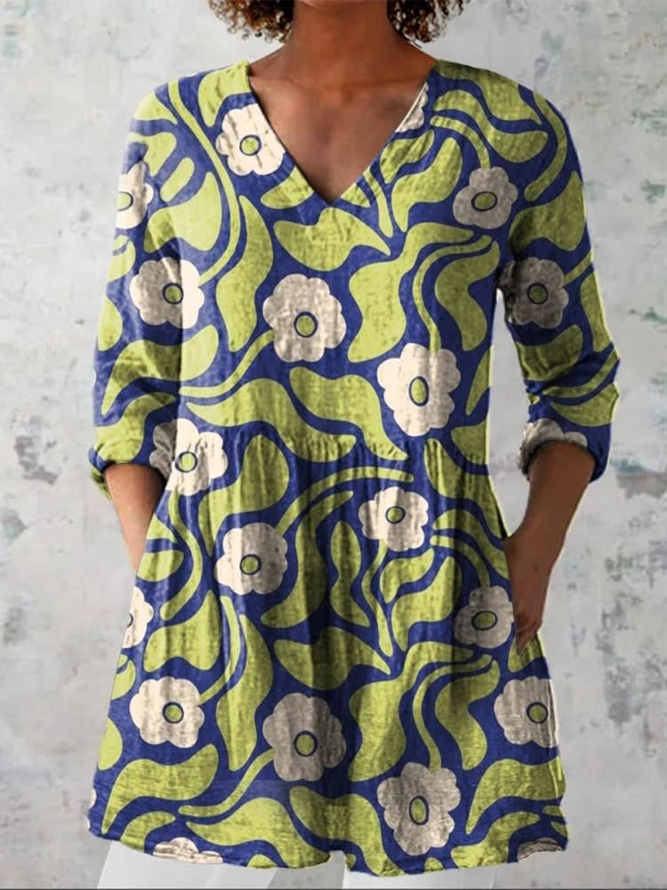 Leslie | Romantic Floral V-Neck Shirt